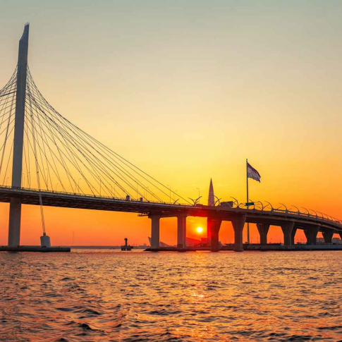 Дружеская прогулка на парусной яхте