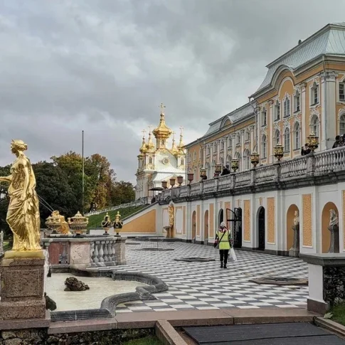 Индивидуальная экскурсия с гидом в Петергоф