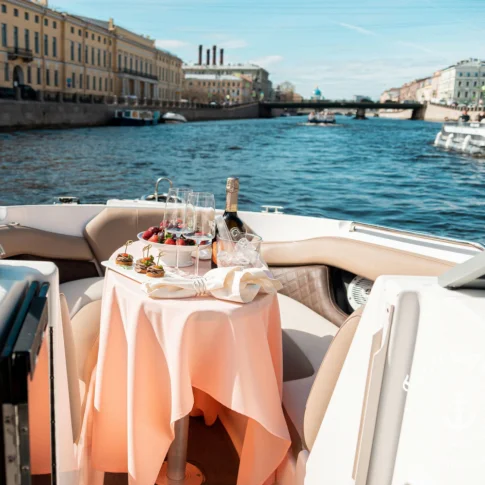 Индивидуальная прогулка на катере «Да Винчи»