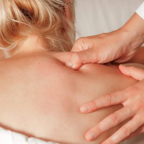 Точечный массаж тела