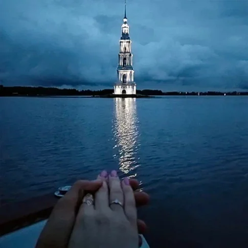 Романтический вечер на катере в Калязине