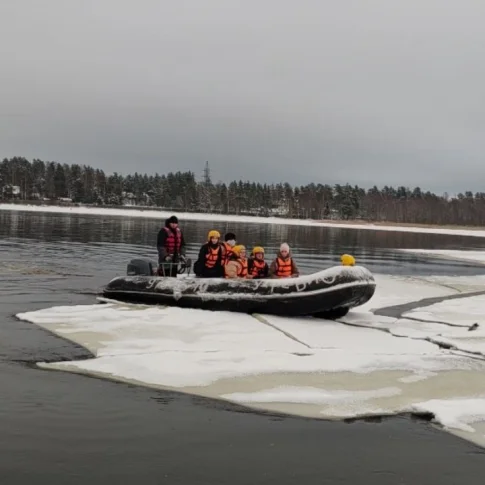 Ледяной-флоатинг с моторафтом