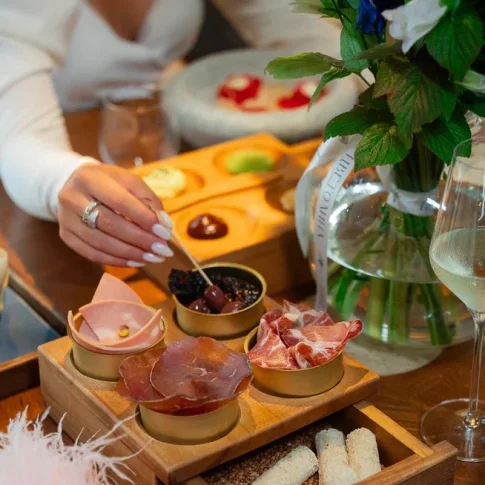 Ужин в ресторане all Seasons