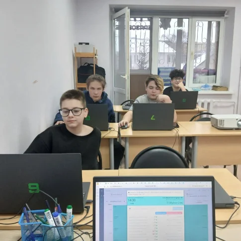 Обучение в школе программирования и робототехники