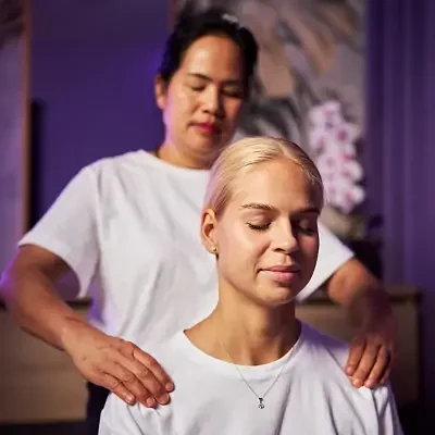 Массаж шейно-воротниковой зоны