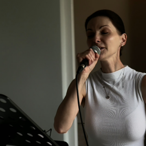 Онлайн-занятия по вокалу