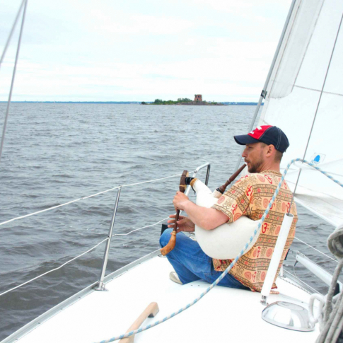 Семейная прогулка на парусной яхте