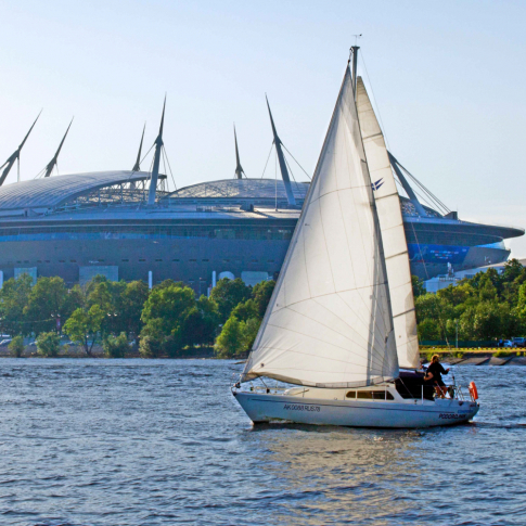 Романтическая прогулка на парусной яхте