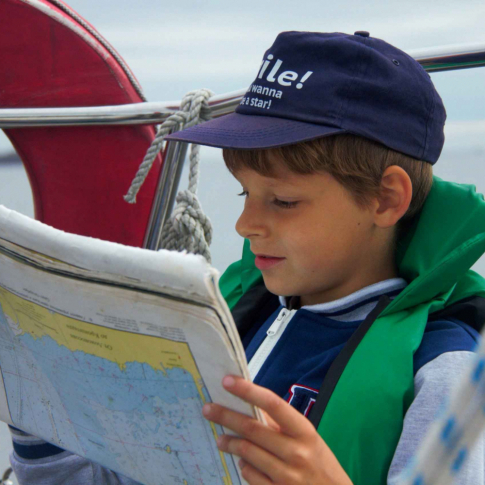 Семейная прогулка на парусной яхте